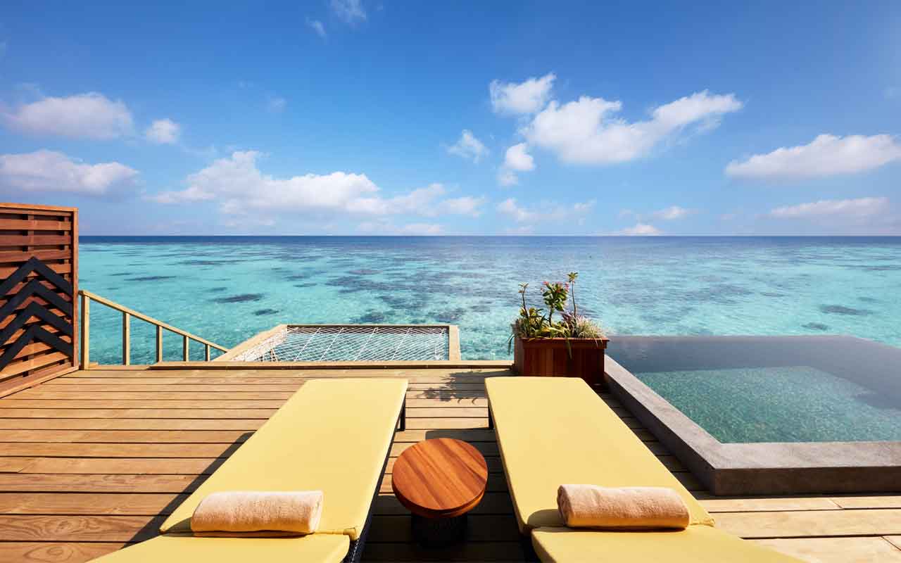 Amari_Havodda_Maldives_Malediven_Spezialist_Overwater_Pool_Villa_4