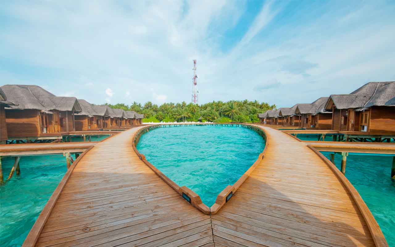 Fihalhohi_Island_Resort_Malediven_Water_Villa_2