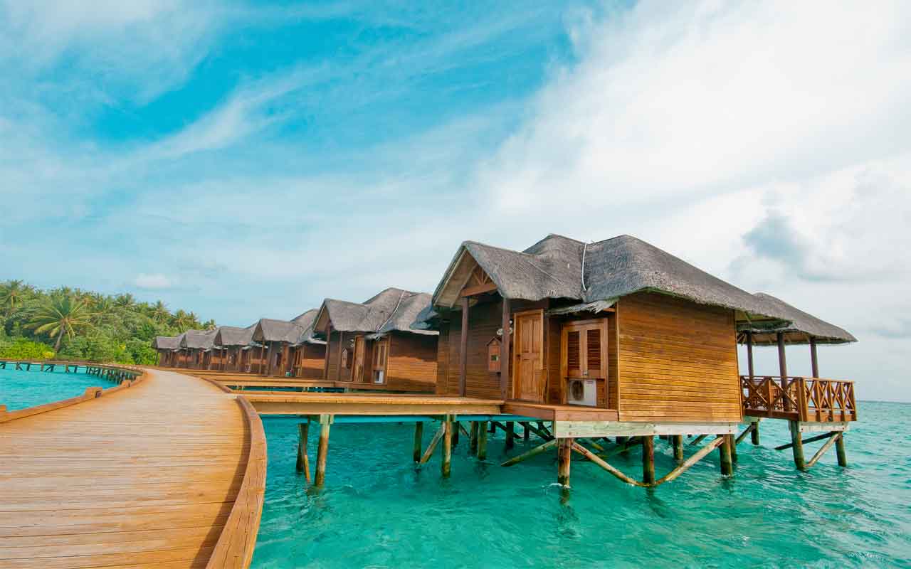 Fihalhohi_Island_Resort_Malediven_Water_Villa_3