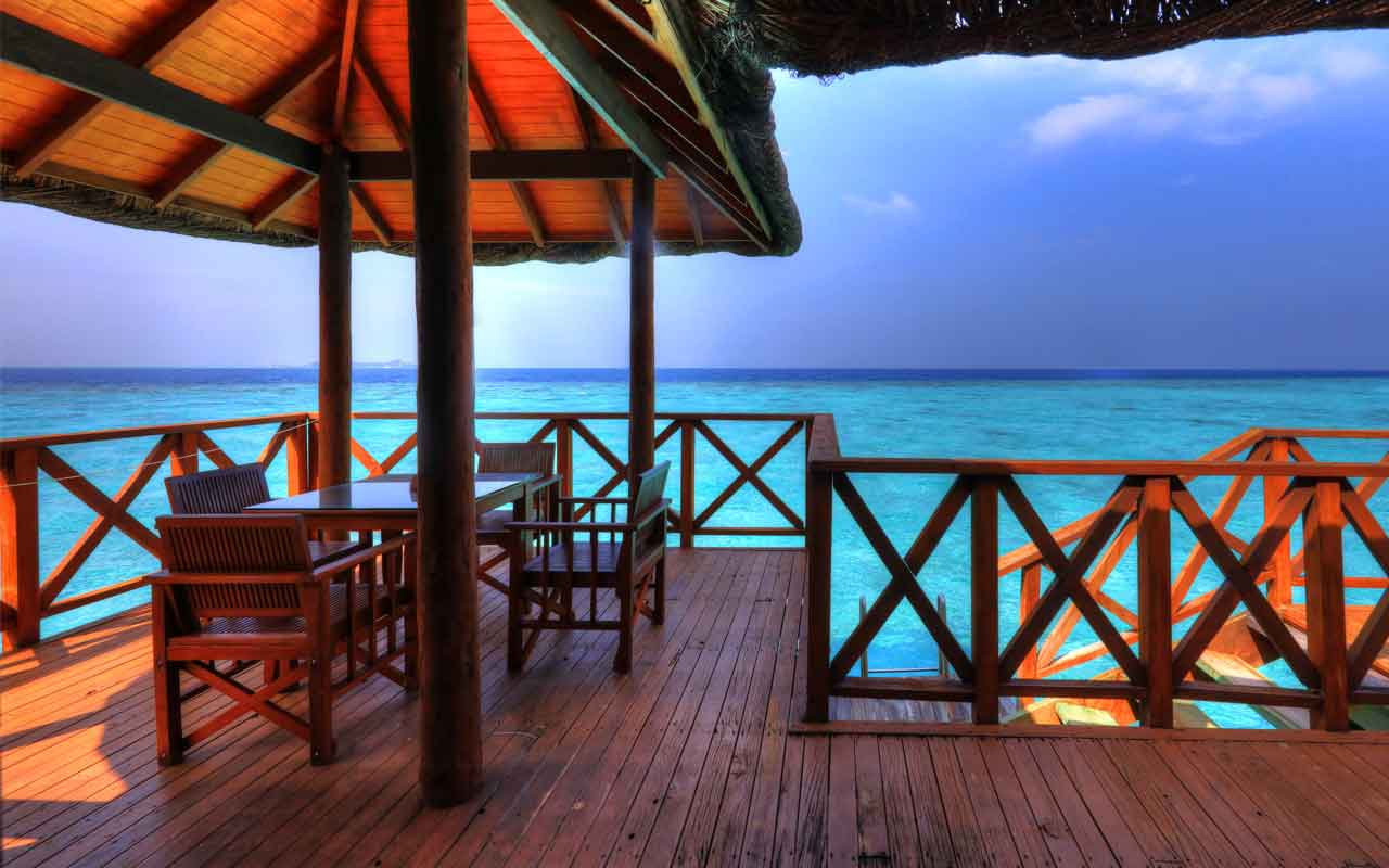 Fihalhohi_Island_Resort_Malediven_Water_Villa_6