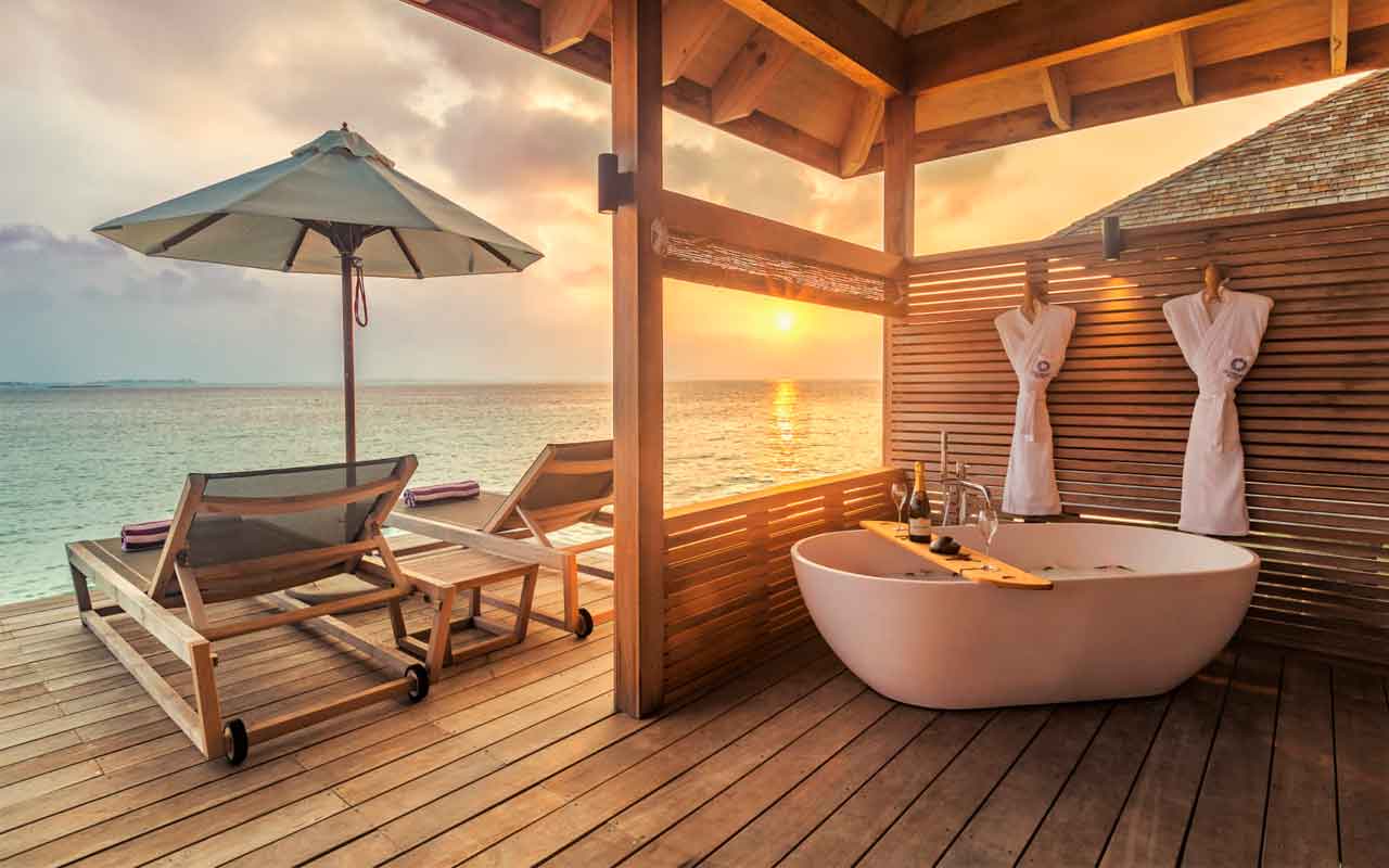 Hurawalhi_Island_Malediven_Romantic_Ocean_Villa_3