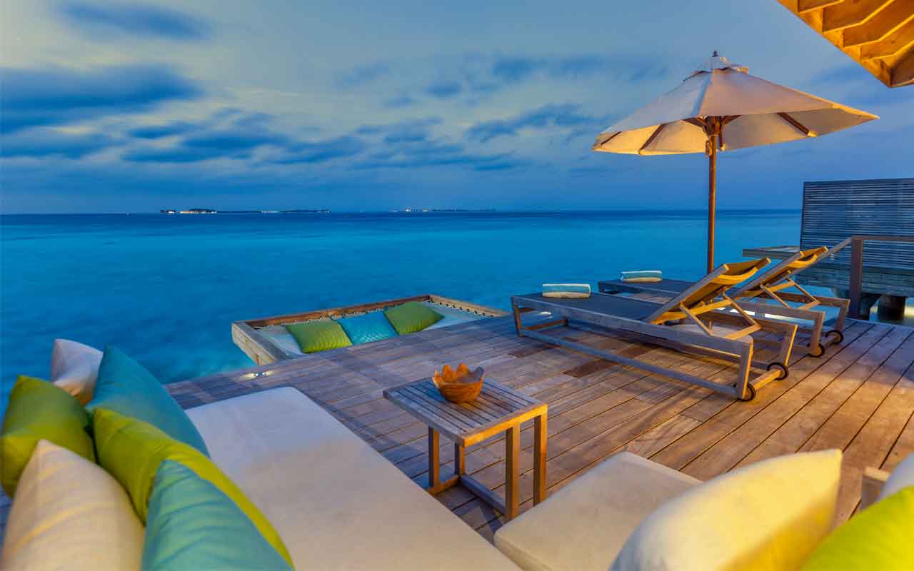 Hurawalhi_Island_Malediven_Romantic_Ocean_Villa_4