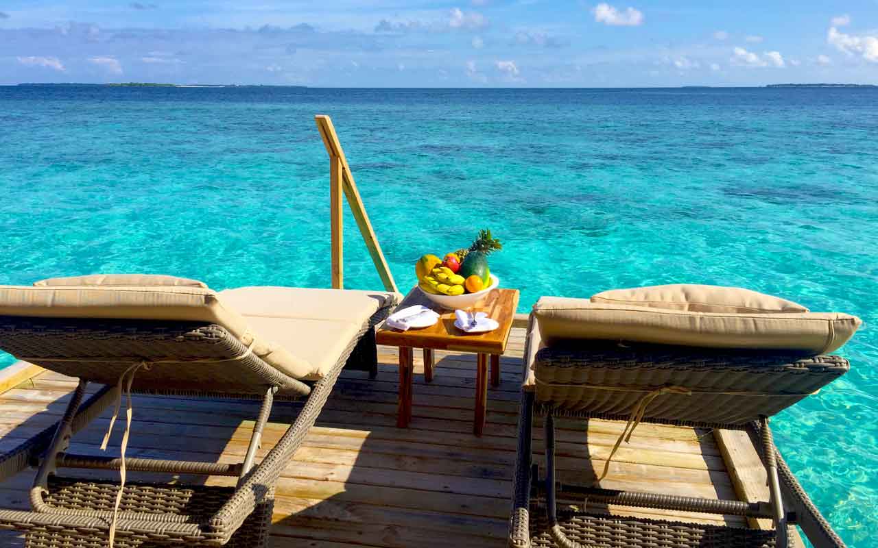 Kudafushi_Resort_and_Spa_Malediven_Flitterwochen_Water_Villa_1