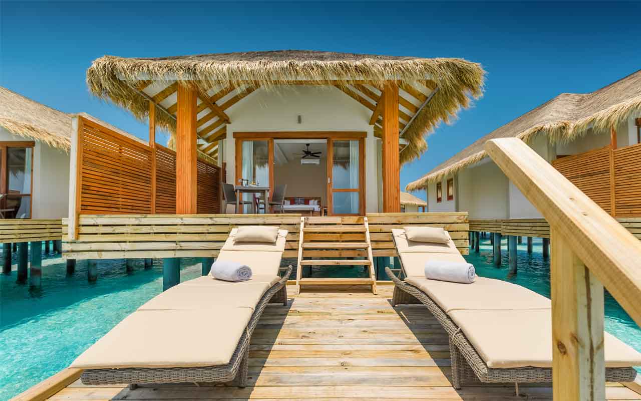 Kudafushi_Resort_and_Spa_Malediven_Flitterwochen_Water_Villa_6