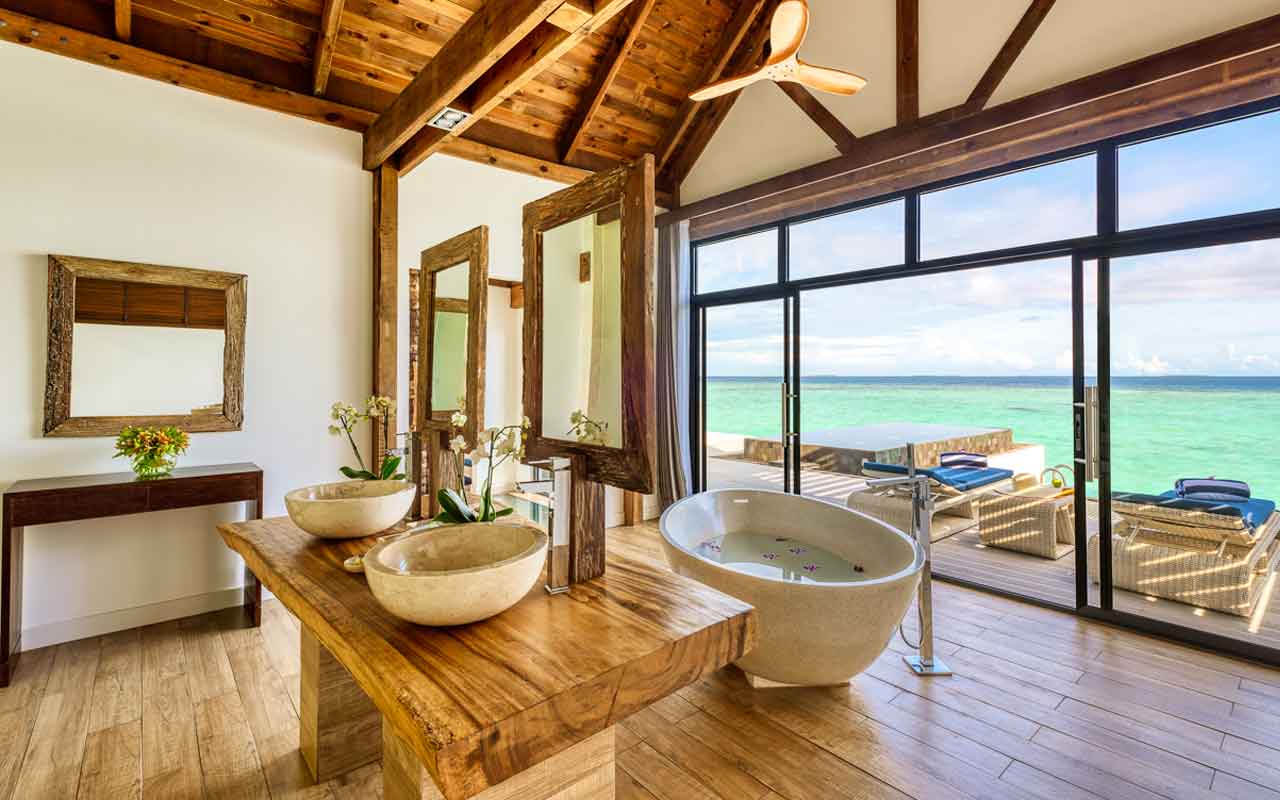 Movenpick_Resort_Kuredhivaru_Overwater_Pool_Villa_2