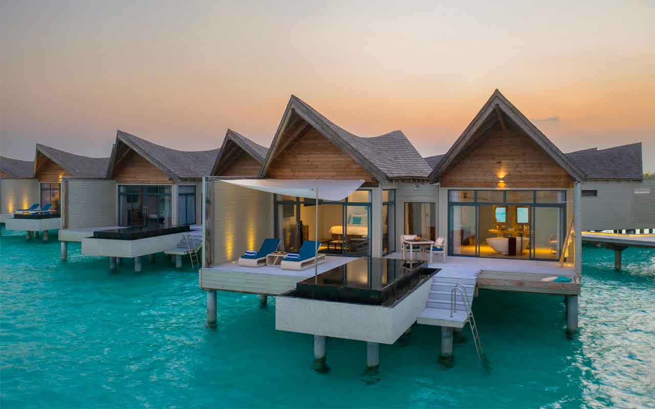 Movenpick_Resort_Kuredhivaru_Overwater_Pool_Villa_6