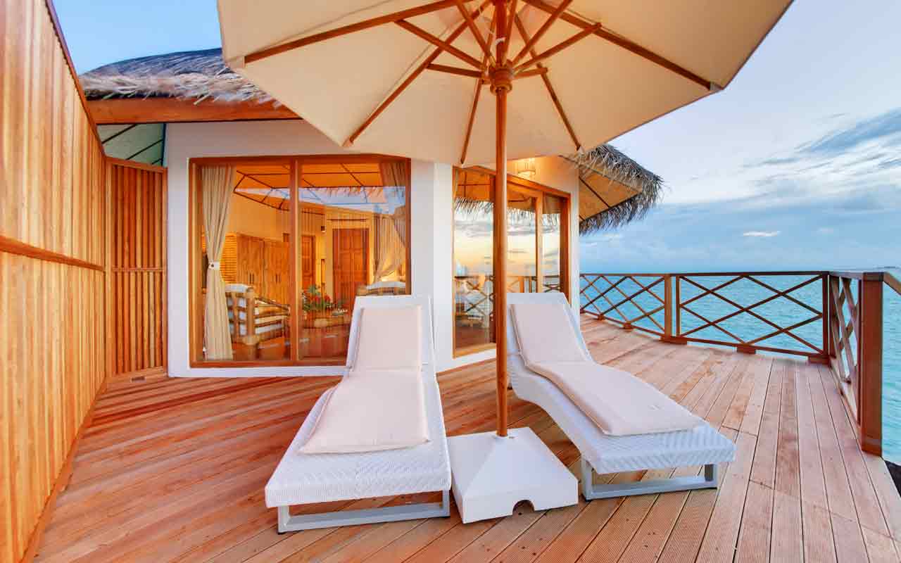Superior_Water_Bungalow_1
