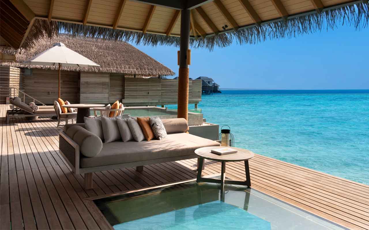 Vakkaru_Maldives_Flitterwochen_Overwater_Pool_Retreat_2