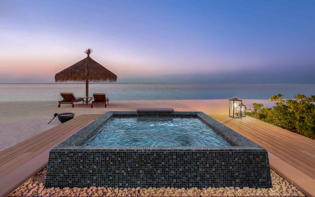 Waldorf_Astoria_Ithaafushi_Malediven_Spezialist_Zimmer_Three_Bedroom_Beach_Villa_with_Pool_5