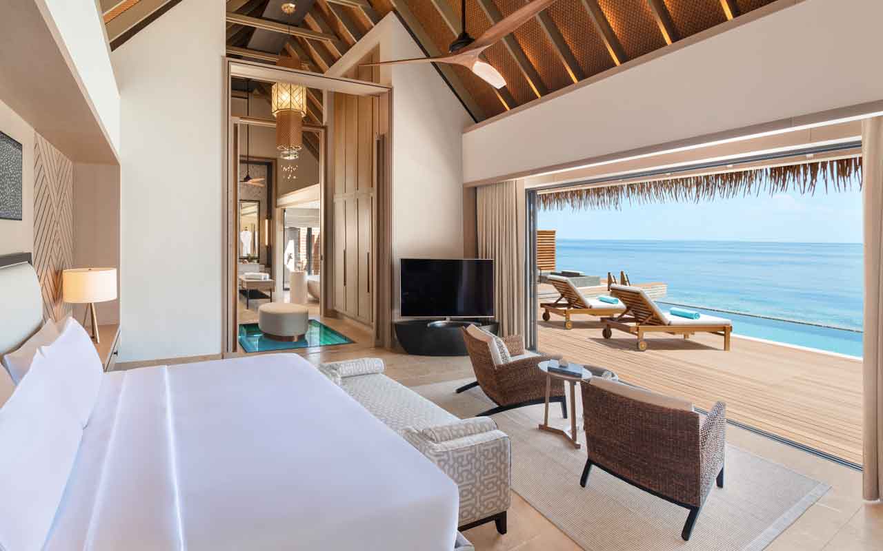 Waldorf_Astoria_Ithaafushi_Malediven_Spezialist_Zimmer_Three_Bedroom_Overwater_Villa_with_Two_Pools_2