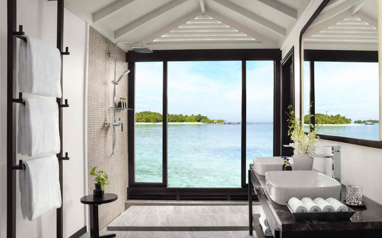 Anantara_Veli_Maldives_Resort_Superior_Over_Water_Villa_Bathroom